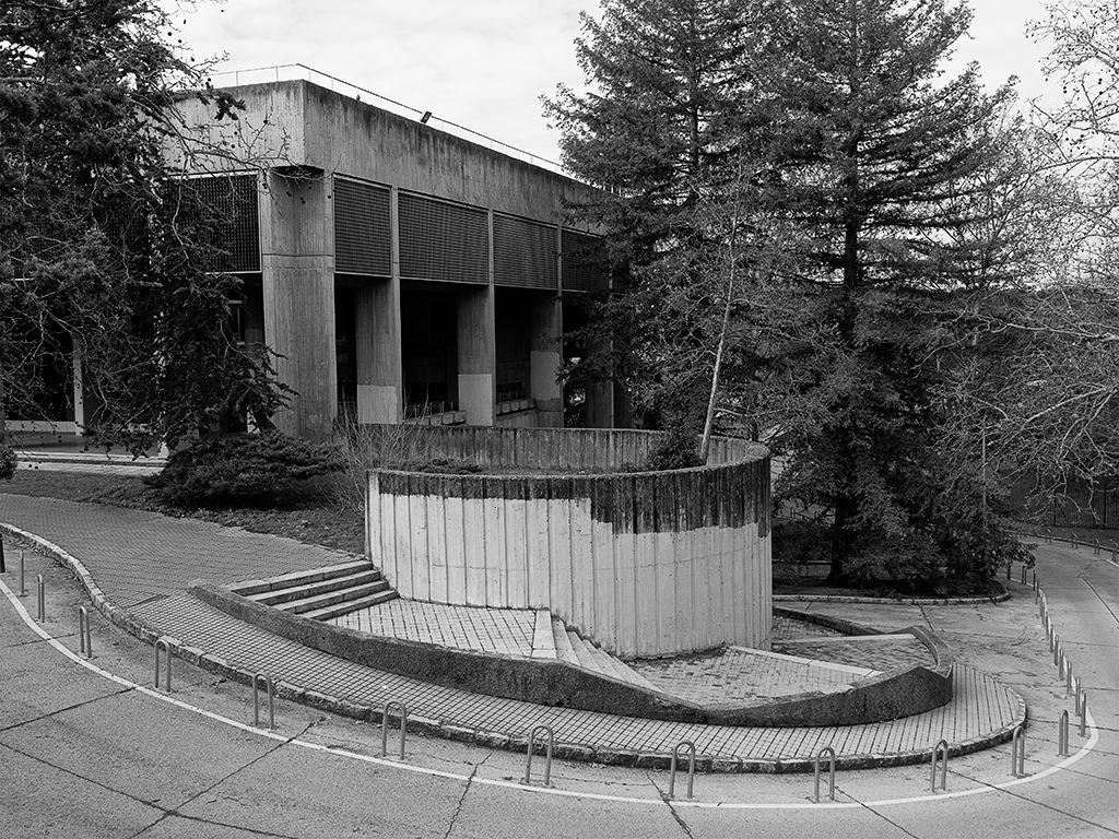 Brutalismo. Facultad de periodismo.
