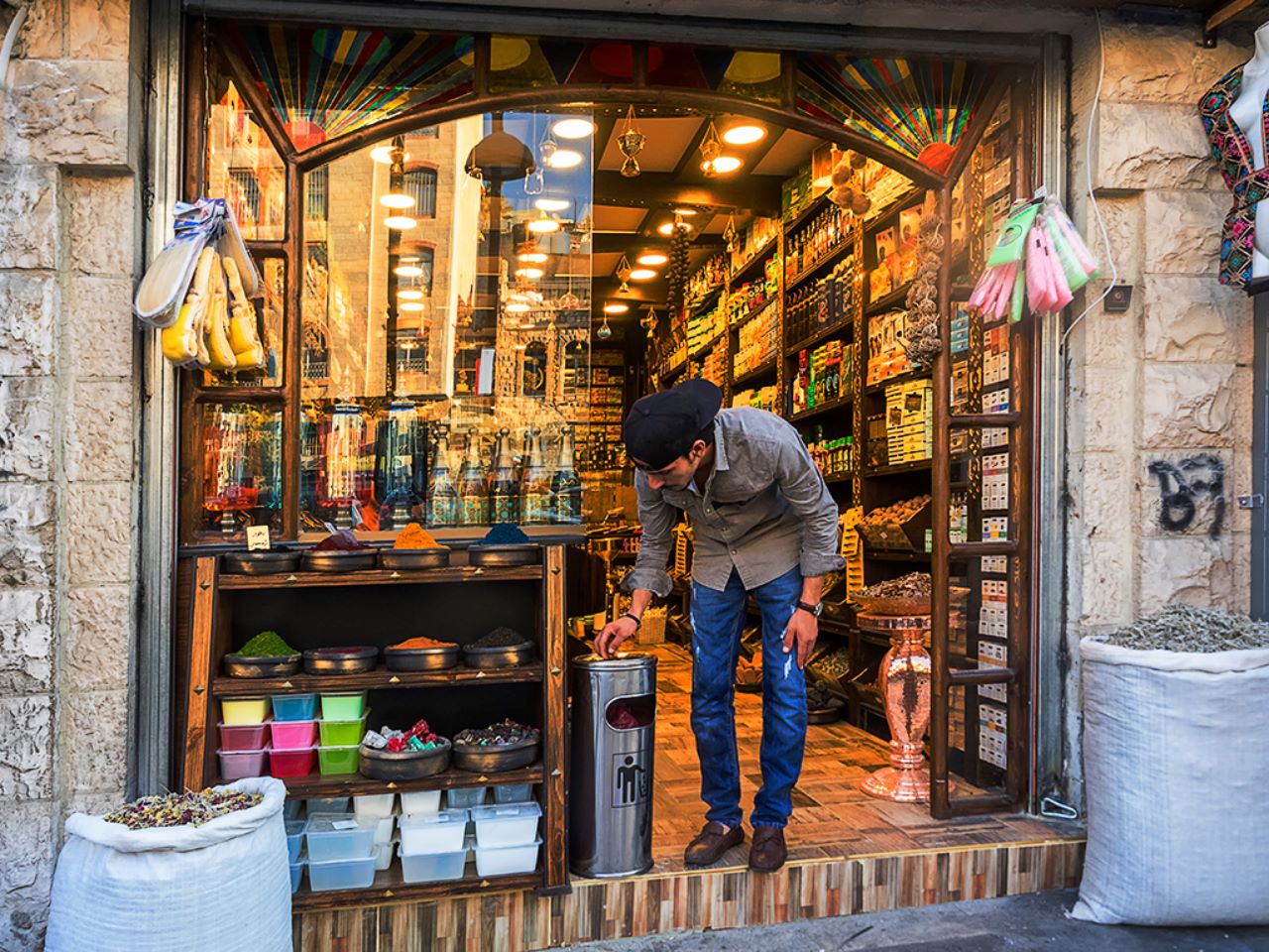 Ceniceros por todas partes