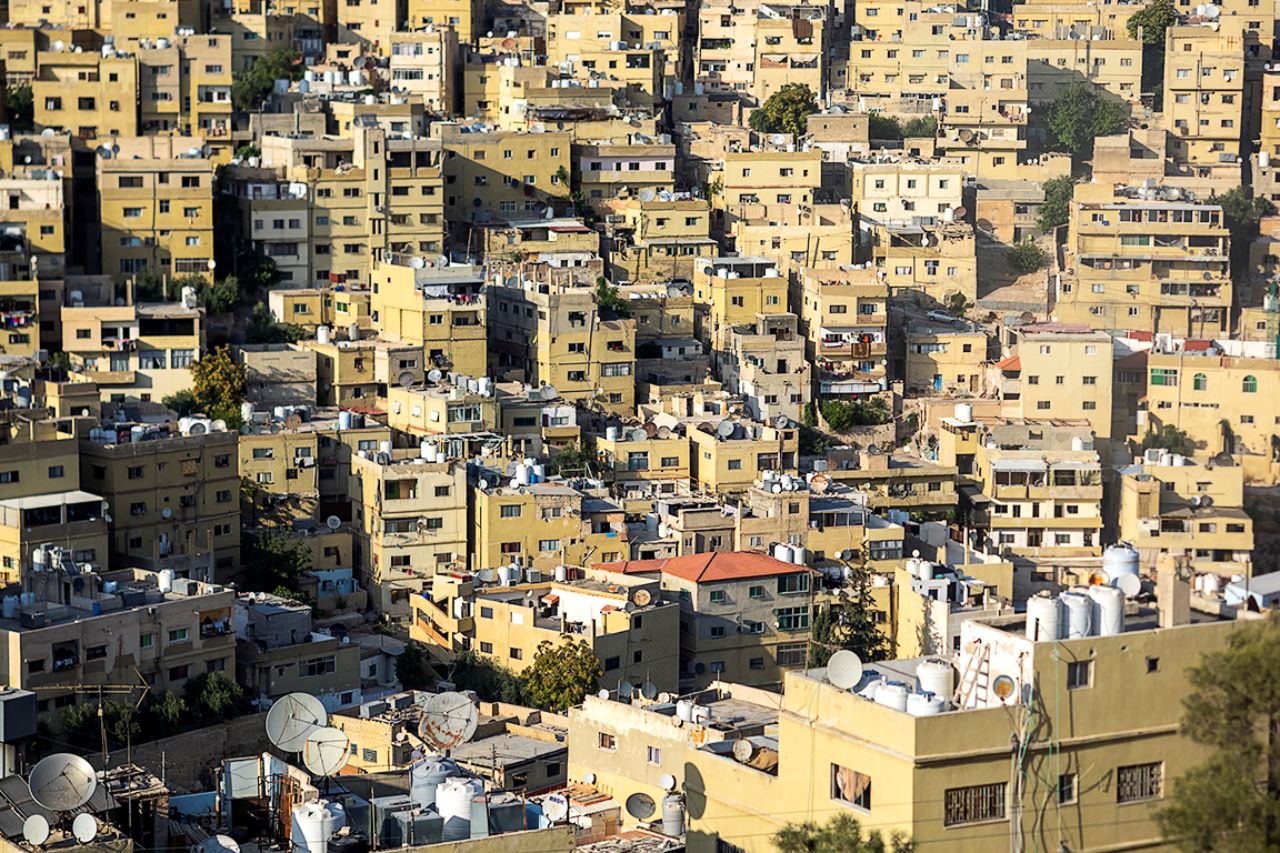 Antenas, depósitos de agua...