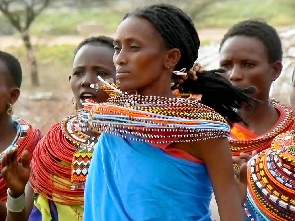 Danzas y canciones, muestran su cultura.
