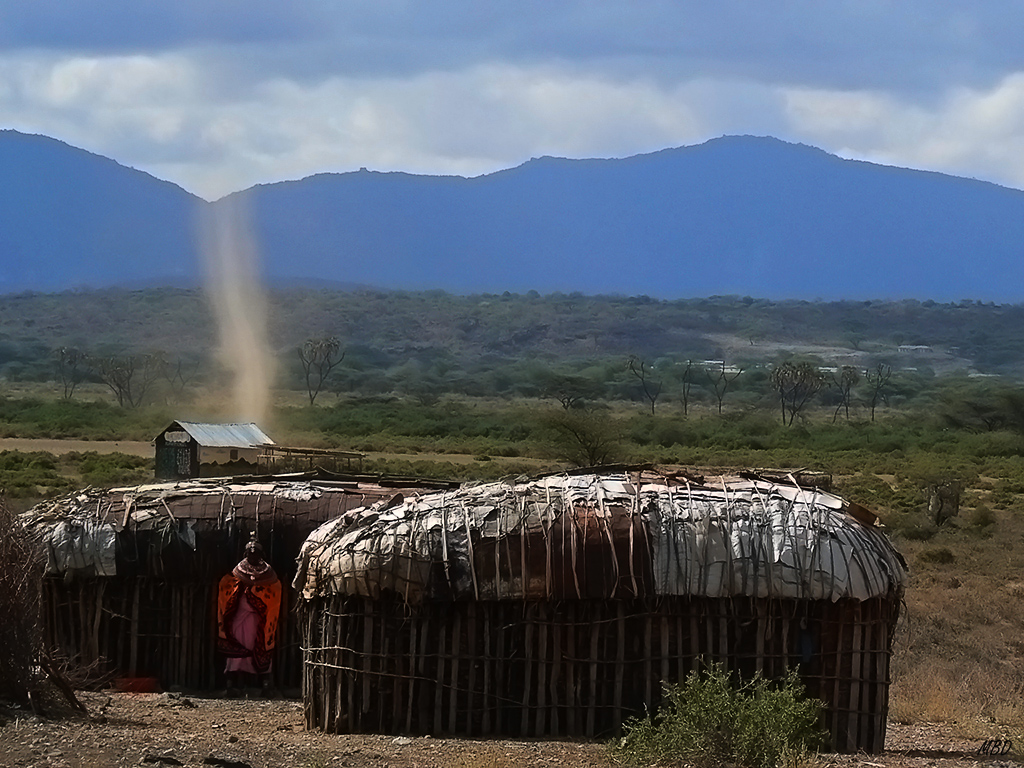 El viento levanta polvo.