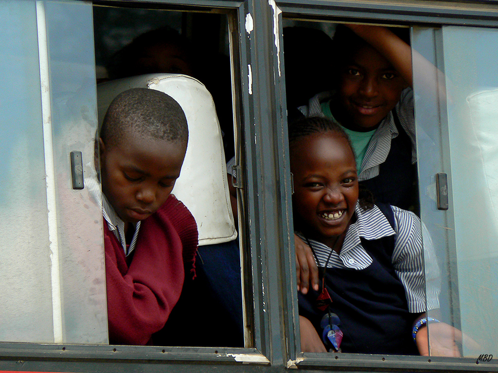 Siempre sonrientes y curiosos.