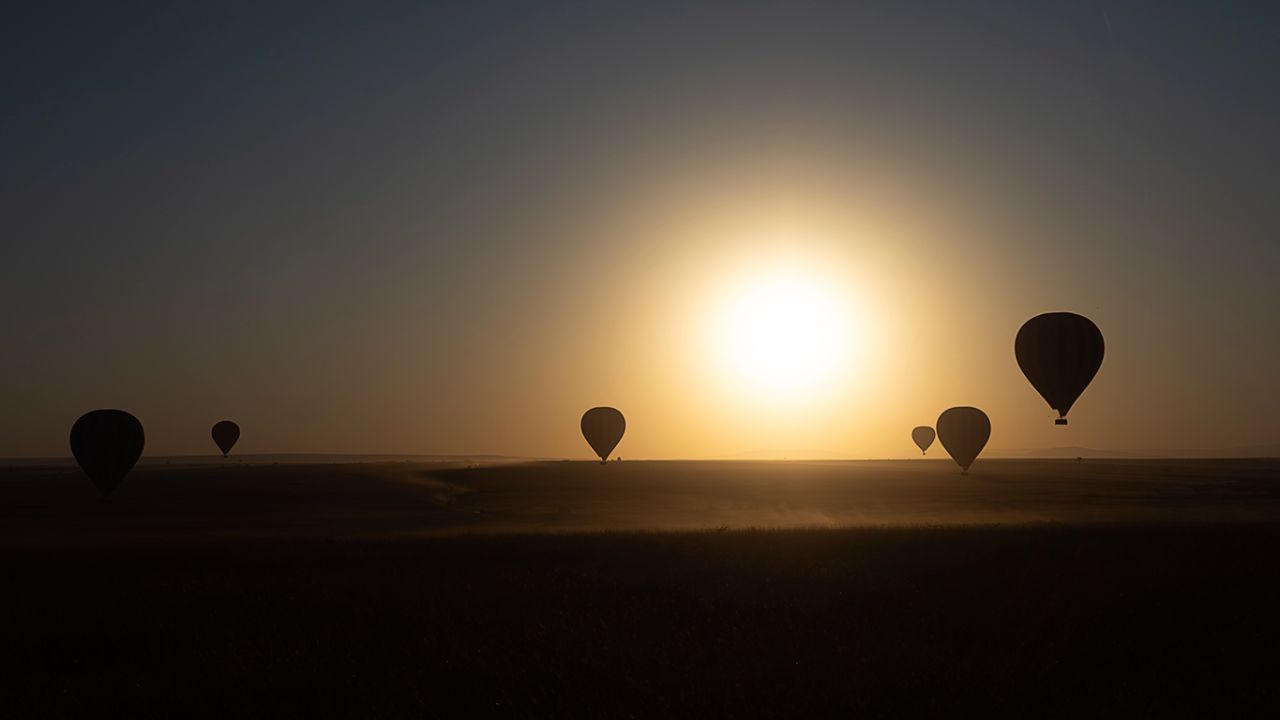 Los globos al amanecer