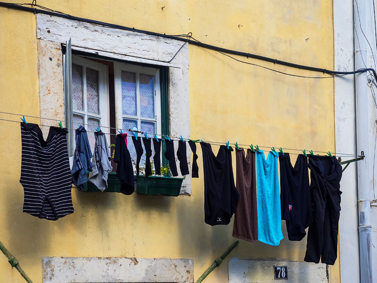 Más ropa tendida
