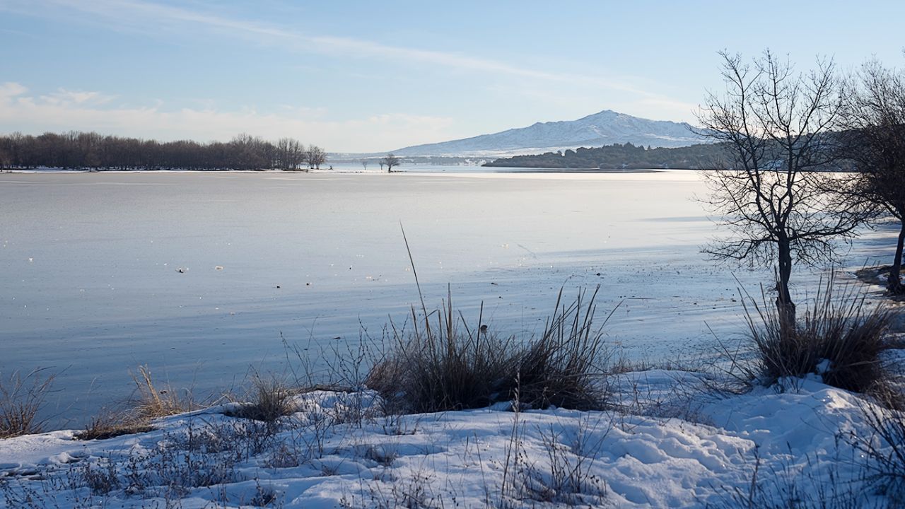 Embalse helado de Santillana