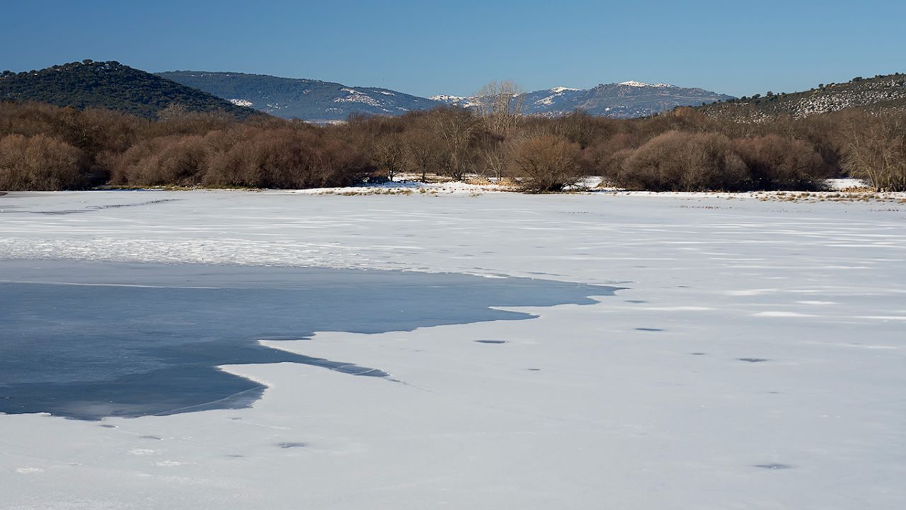 Embalse helado de Santillana