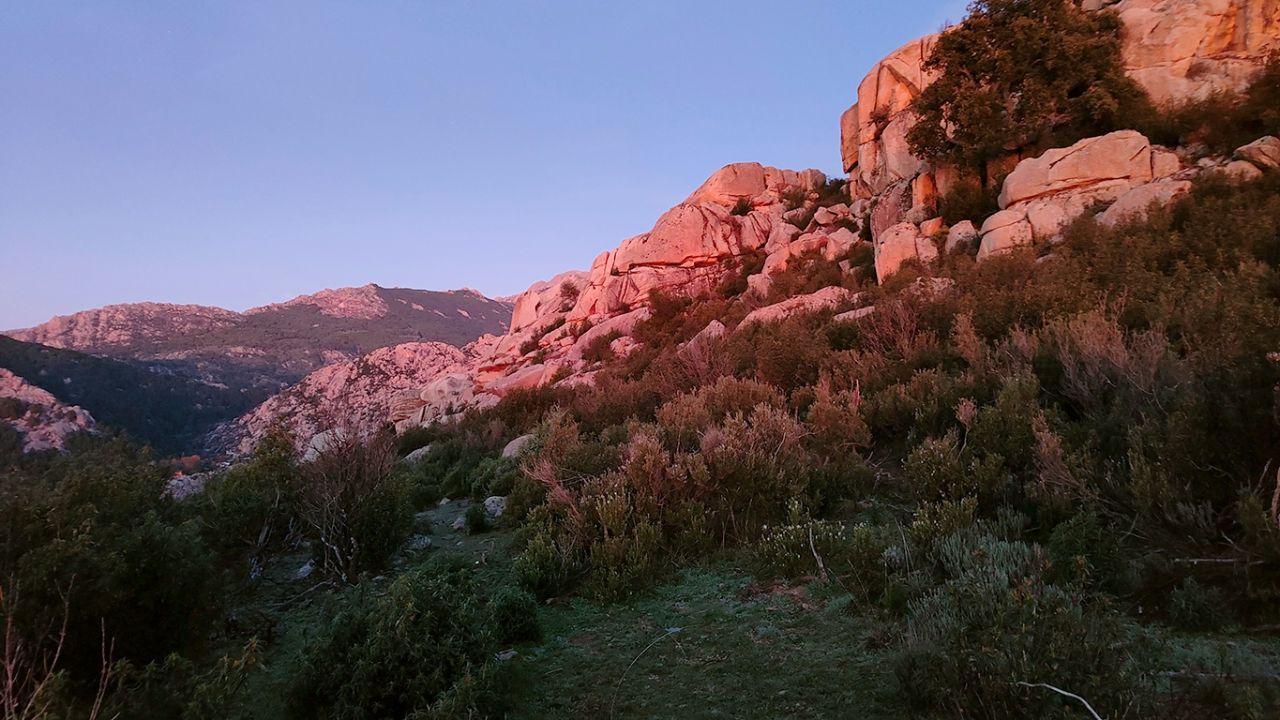 La Pedriza se enciende con las primeras luces
