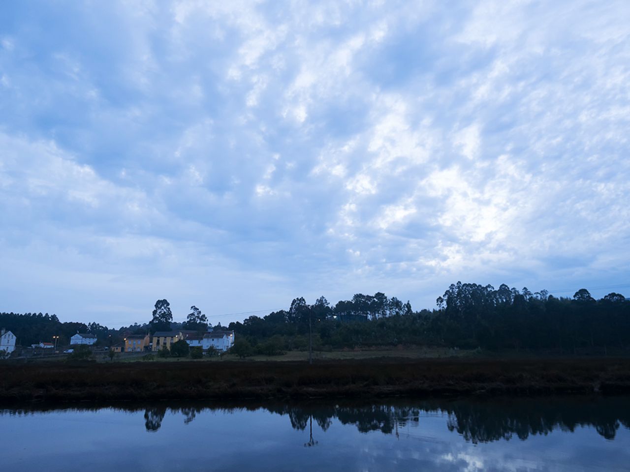 Amanecer en la ría de Foz