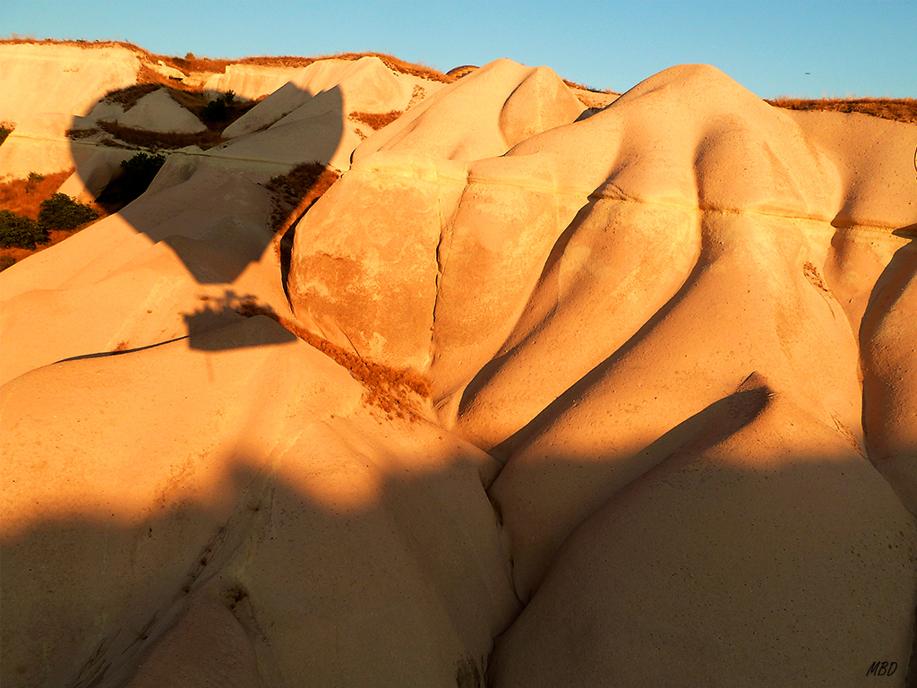 Capadocia, Nuestra sombra recorre la ladera "lavada" 