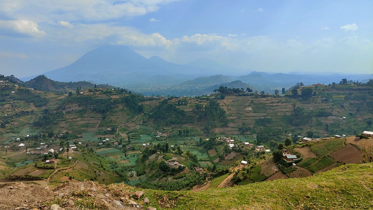 Nos aproximamos al Parque Nacional de Bwindi